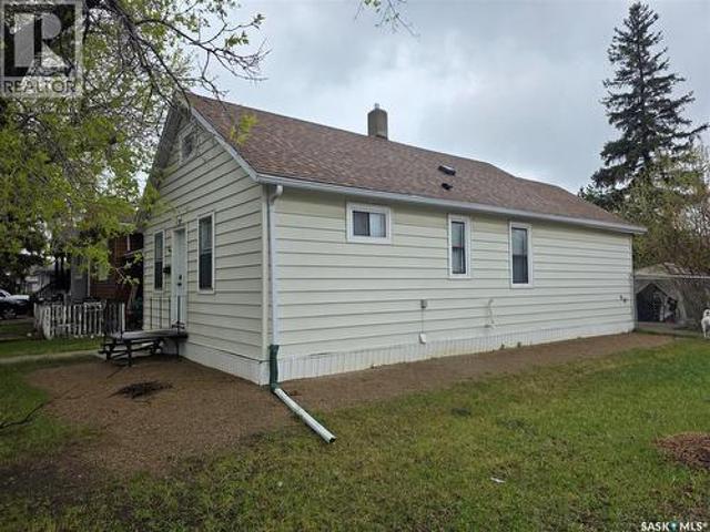 300 Smith Street, Regina, SK, S4R 2K9 house for sale | Listing ID SK042267 | Royal LePage