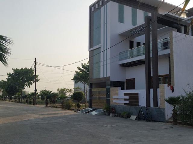 300 Sq.Yd. Plot in Janakpuri Delhi Listing ID: #10297