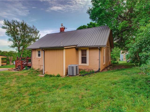 300 W 3rd Street