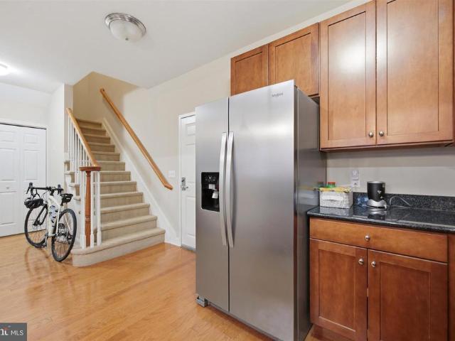 300 W Elm Street # 2424