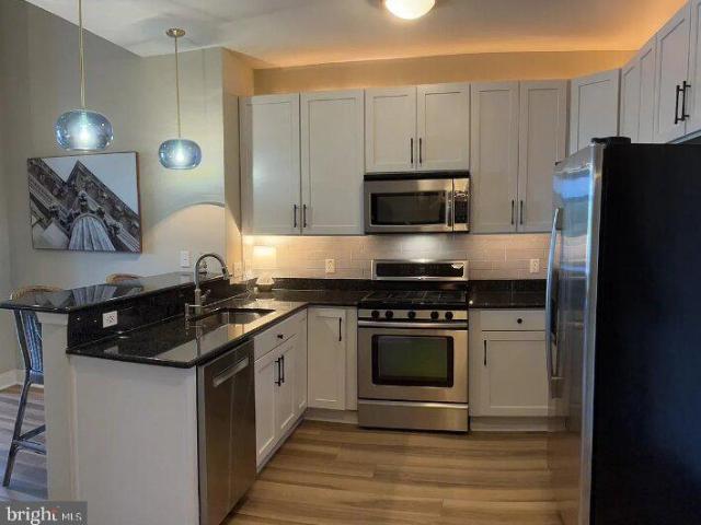 300 W Elm Street # 2432