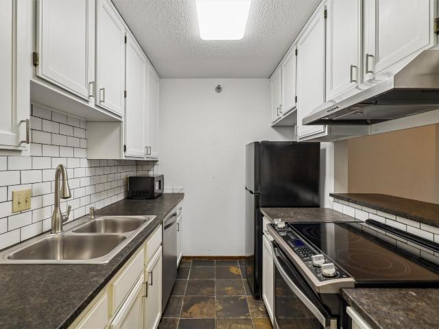 300 Walnut Street 407