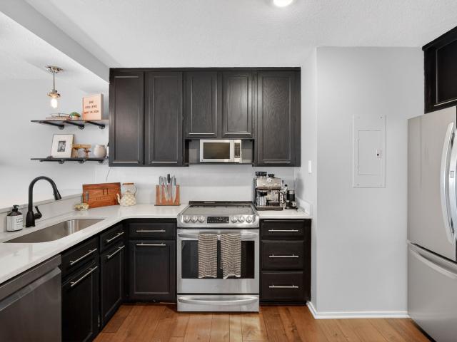 300 Walnut Street 604