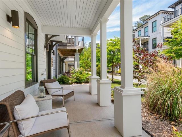 300 Villa Magnolia Lane