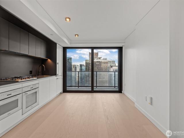 300 Virginia Street # 3103