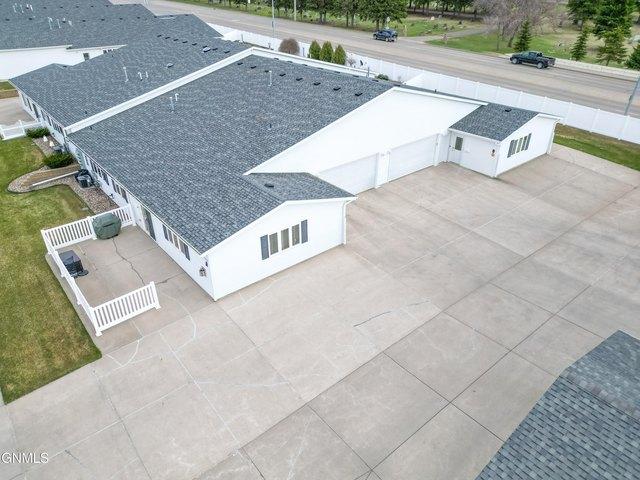 3015 E Colorado Dr Ste B, Bismarck, ND 58503