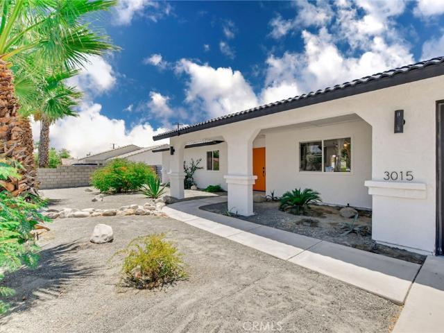 3015 E San Juan