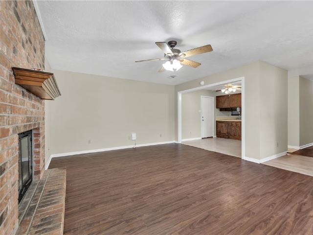 3015 Red Robin Loop