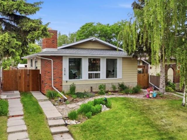 3016 Cedar Ridge Drive Sw, Calgary, AB, T2S 1X6 house for sale | Listing ID A2342 | Royal LePage