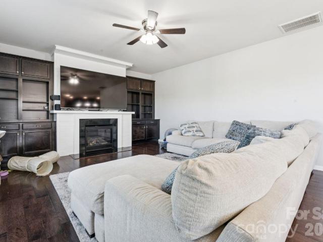 3018 Oakmere Road