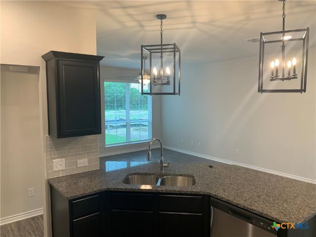 3019 Dade Loop