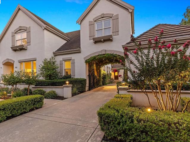 3019 E Ruby Hill Dr