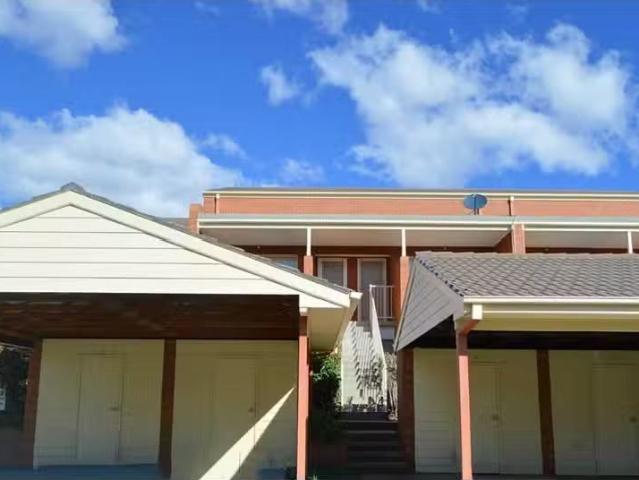 30/12 Avalon Court, Albermarle Street, Phillip House for rent.