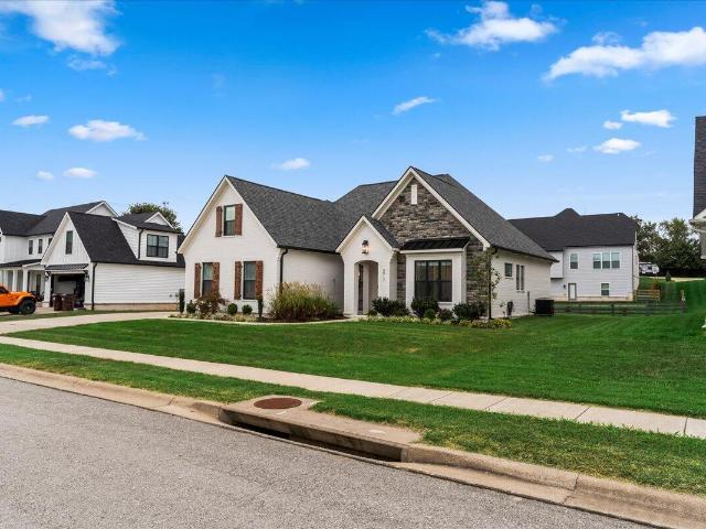 3012 Red Oak Trail