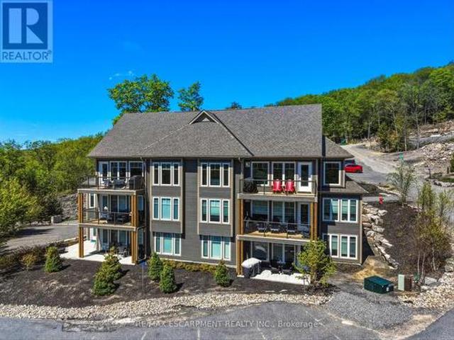 301 2 Tree Tops Lane, Huntsville, ON, P1H 0B8 townhouse for lease | Listing ID X13502 | Royal LePage
