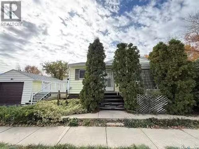 301 5Th Avenue W, Kindersley, SK, S0L 1S0 house for sale Li.