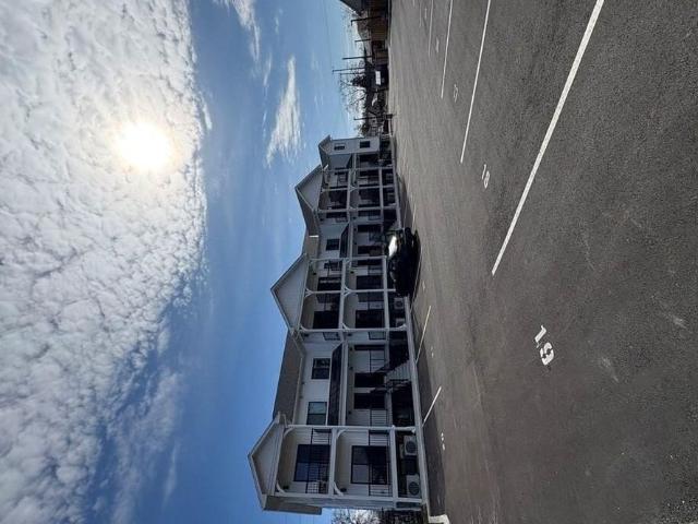 301 600 Norfolk Street, Simcoe