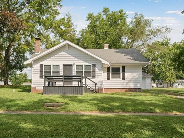 301 Clark St, Georgetown, IL 61846