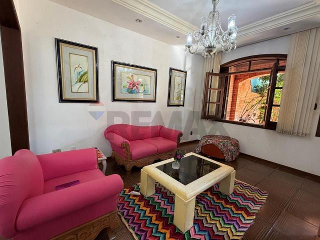 301 Área Útil Casa Alugar, 4 Dormitórios localizado em Rua Castro Alves, 2804, Centro, Cascavel, Paraná, 85810100 | Brasil