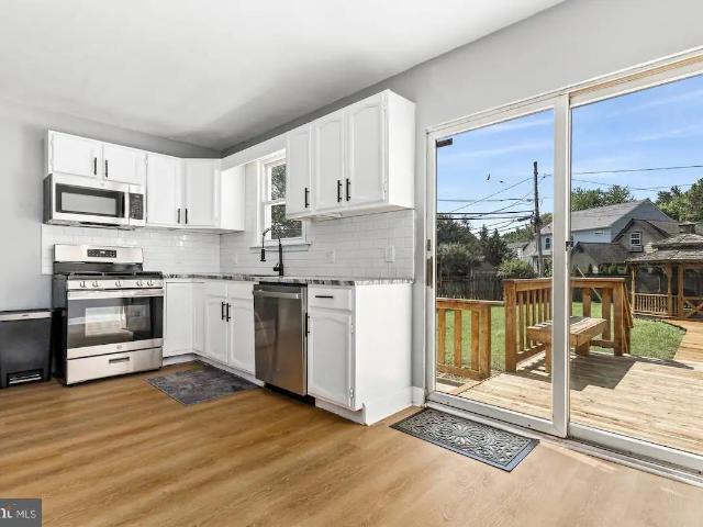 301 Beverley Pl, Edgewater, MD 21037 | MLS #MDAA2144