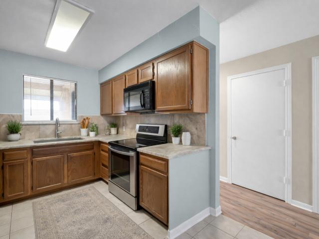 301 Lakeview Terrace D