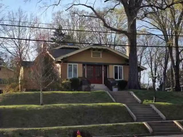 301 GAINES AVE, RUSSELLVILLE, AL 35653