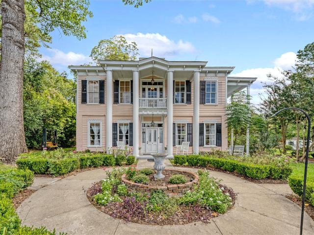 301 E Richardson Avenue