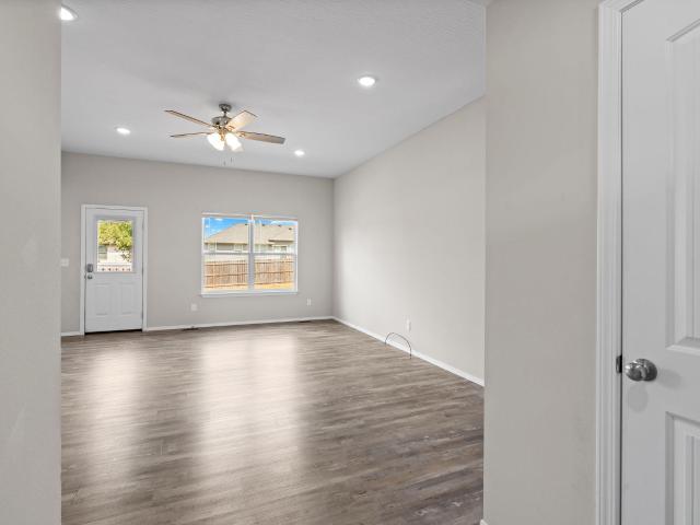 301 E Rosalie