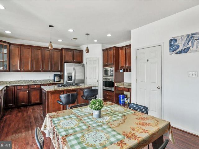 301 Fontana Cir, Martinsburg, WV 25403 | MLS #WVBE2048