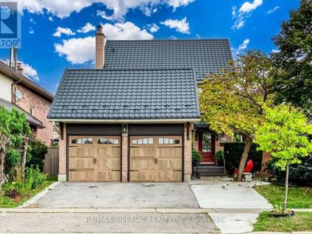 301 Kingsbridge Garden Circle, Mississauga, ON, L5R 1L2 house for sale | Listing ID W13813 | Royal LePage