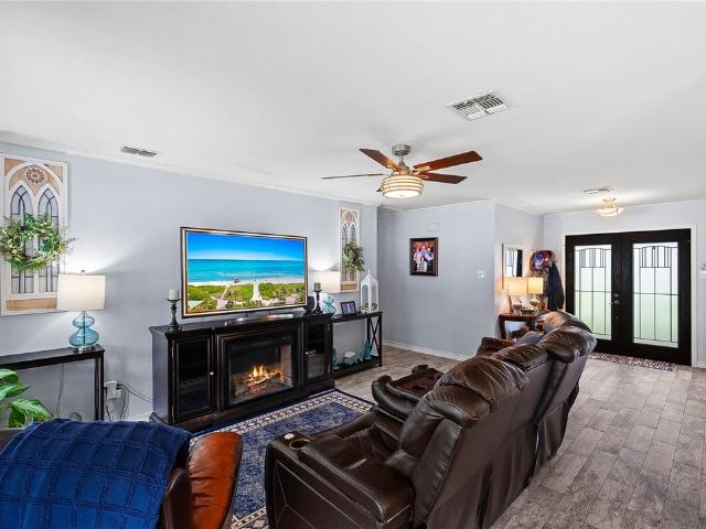 301 Lakeshore Drive
