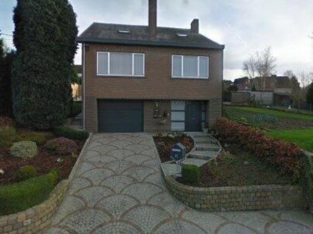 301 m2 apartment for rent in Ninove