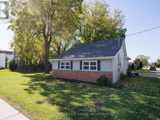 301 Main Street, North Middlesex Parkhill, ON, N0M 2K0 house for sale | Listing ID X13879 | Royal LePage