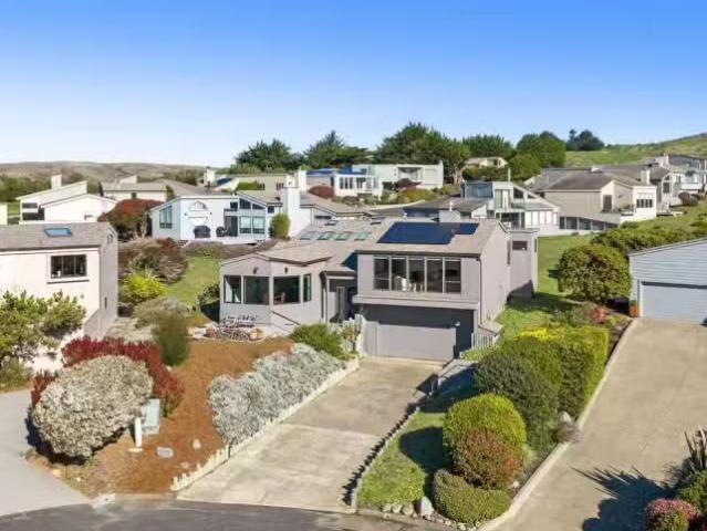 301 SANDERLING CT, BODEGA BAY, CA 94923