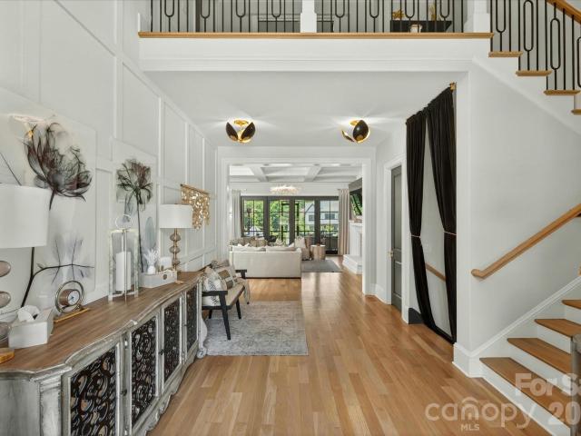 301 Skyecroft Way