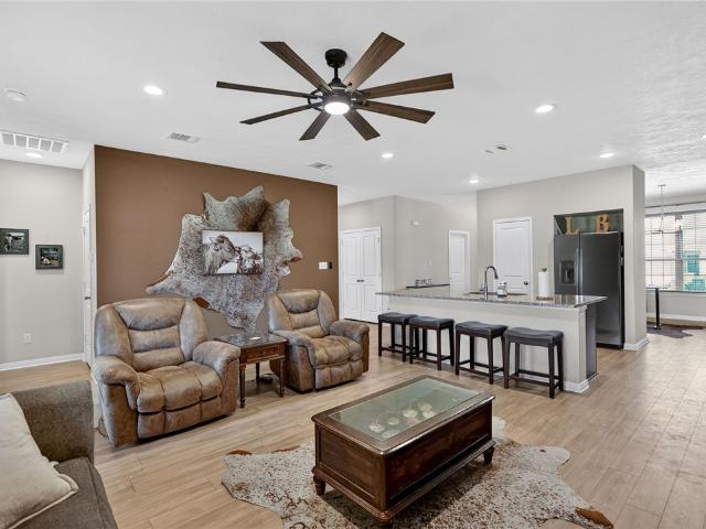 301 Story Cove