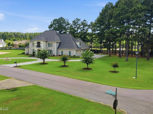 301 Pinehurst Circle