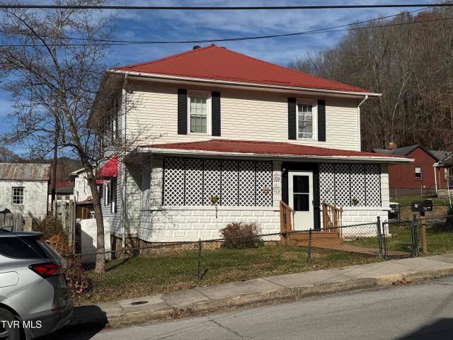 301 Roberts Street