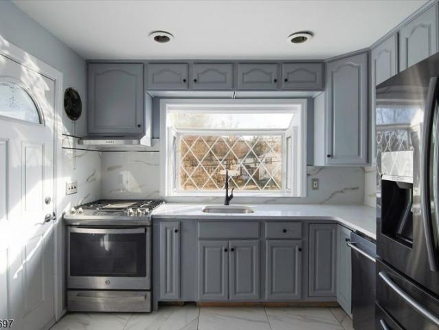 301 Riverview Rd, Pompton Lakes Boro, US, NJ