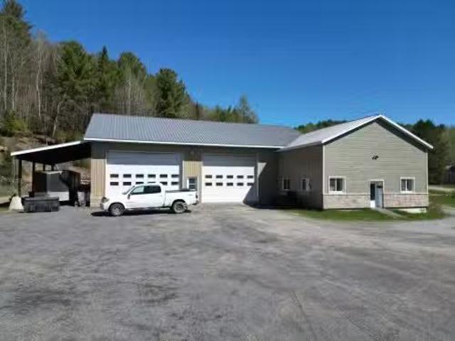301 Rue Laforest, Saint Alphonse Rodriguez, QC, J0K 1W0 hous.
