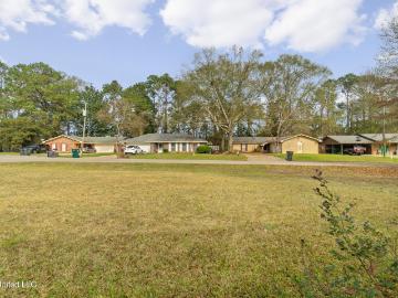 301 W Ray Drive