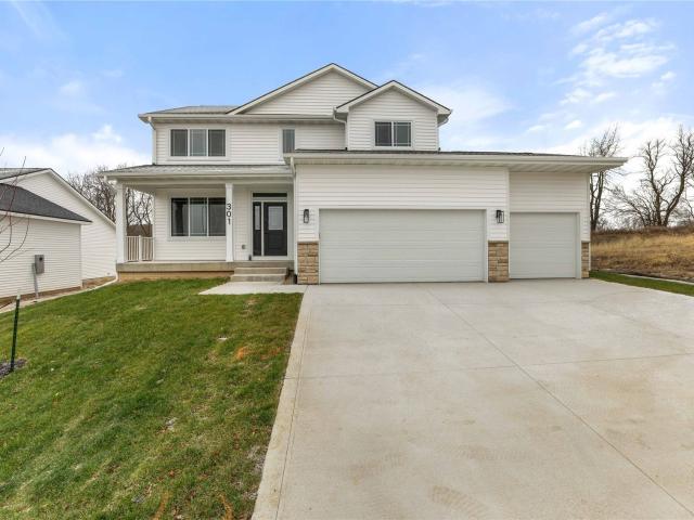 301 Walnut Dr, Norwalk, IA