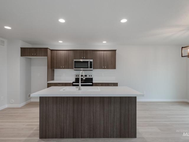 301 Whitetail Ave