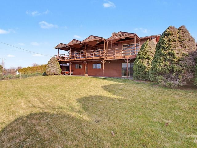 3024 Meadowlark Drive