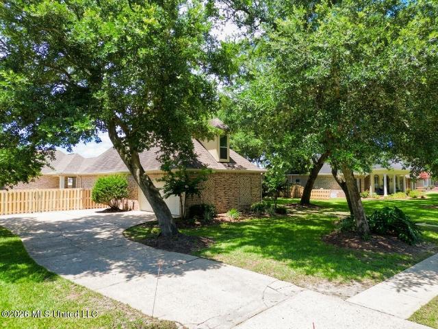 3024 Oakleigh Circle