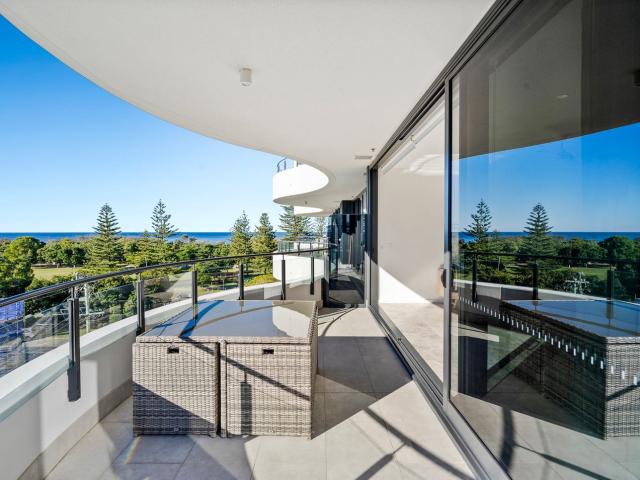 302/4 6 Alexandra Avenue, MERMAID BEACH, QLD 4218