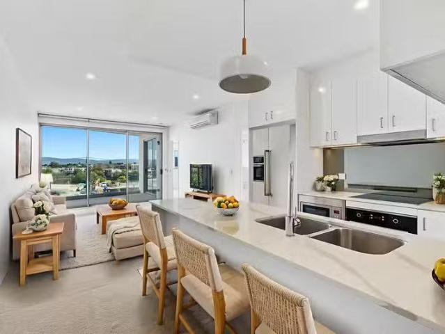 302/51 Peerless Avenue, Mermaid Beach, QLD 4218 Unit for Rent
