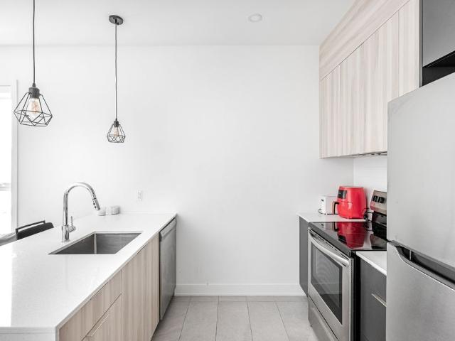 3025 Av. des Gouverneurs, #214