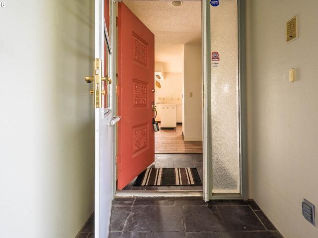 3027 NE 32ND DR
