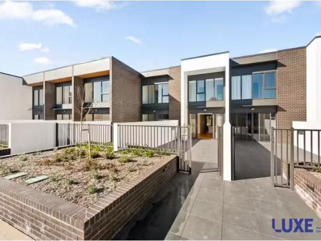 30/20 Leahy Close, NARRABUNDAH Townhouse for rent Listed by T.